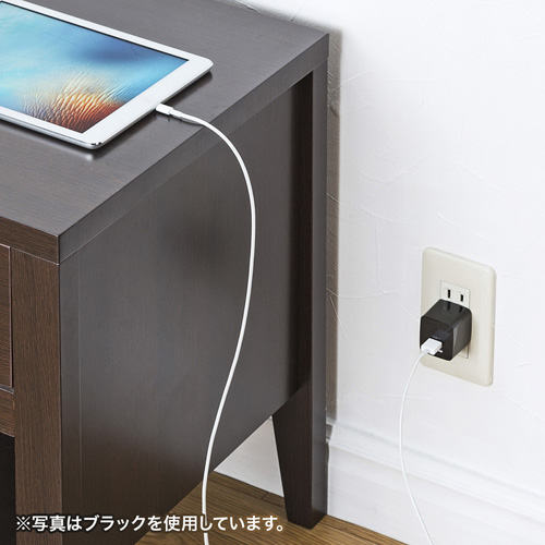 USB充電器（2ポート・2.4A・小型・ホワイト） ACA-IP44W サンワサプライ