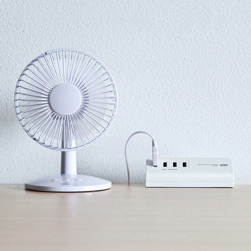 USB充電器（コンセント・USB・4ポート・クランプ式・机固定・スマホ・ホワイト）