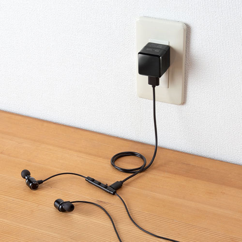 USB充電器（1A・高耐久タイプ・キューブ型・コンパクト・持ちはこび・ブラック）