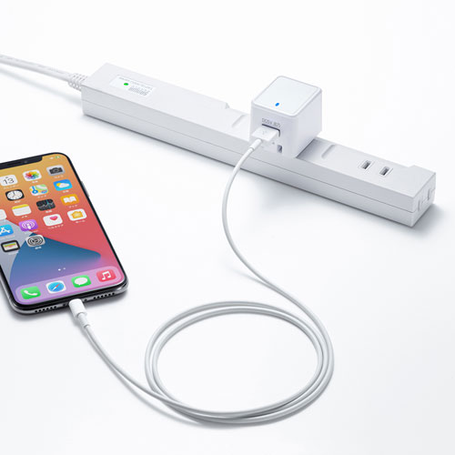 USB充電器（キューブ型・2.4A・AC充電器・ホワイト） ACA-IP79W サンワサプライ