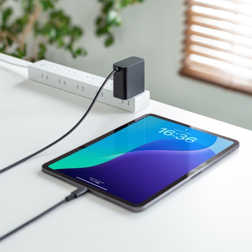 AC充電器（PD65W・Type-Cケーブル一体型・ノートパソコン充電器・スマホ・タブレット・持ち運び・PSE適合品・ブラック）