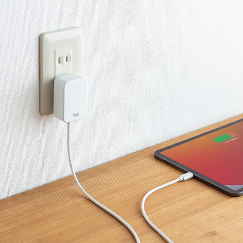 AC充電器（USB Type Cケーブル一体型・PD対応・18W・iPhone15対応） ACA-PD82W サンワサプライ
