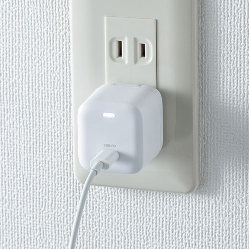 AC充電器（キューブ型・PD対応・PD20W・iPhone15対応・ホワイト） ACA-PD89W サンワサプライ
