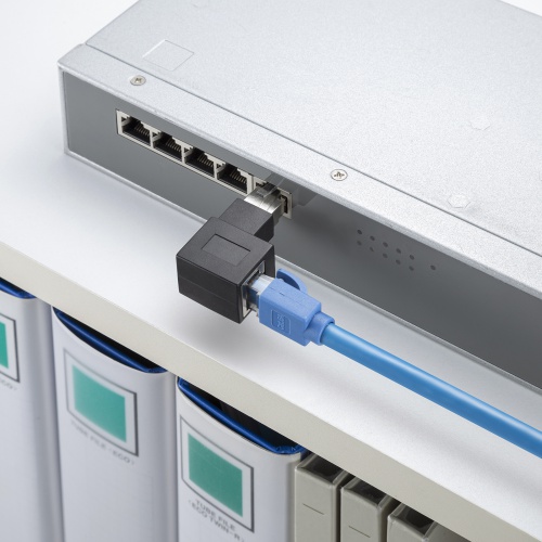 RJ-45コネクタ90度角度変更アダプタ（右出しタイプ・L型変換アダプタ・カテゴリ6A対応・シールド仕様・STPケーブル・UTPケーブル両対応） ADT-RJ6A-LR サンワサプライ