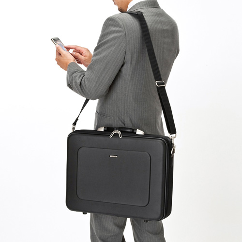 セミハードPCキャリングケース（ブラック・15.6型ワイドサイズまで対応・持ち運び・バッグ・ビジネス・保護・通勤） BAG-EVA7BKN サンワサプライ