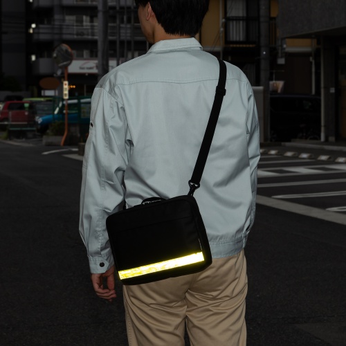 ショルダーポーチ（現場用・反射テープ・着脱可能・タブレット収納・クッション内蔵・耐水・止水ファスナー・ショルダーベルト・ウエストベルト・ウエストポーチ・付属・肩掛け・ブラック）