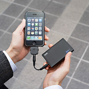 ［在庫処分特価］【サンワサプライ】どこでもiPhone、iPod、スマホの充電ができる便利なポータブルバッテリー充電器