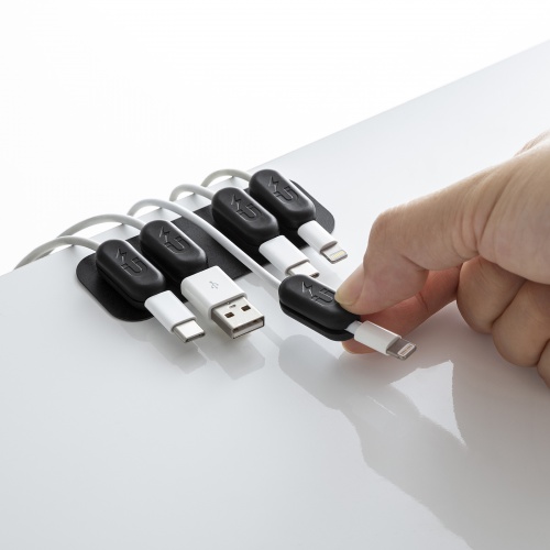 マグネットケーブルホルダー（ブラック）CA-515BK サンワサプライ