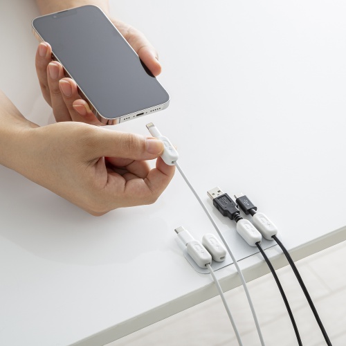 【アウトレット】マグネットケーブルホルダー（ホワイト）CA-515W サンワサプライ