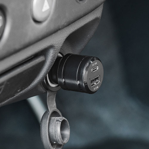 USB Power Delivery対応カーチャージャー（2ポート・30W）
