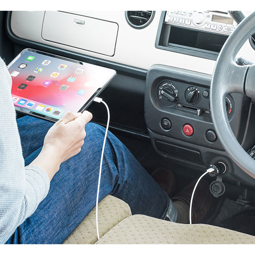 USB Power Delivery対応カーチャージャー（2ポート・30W）