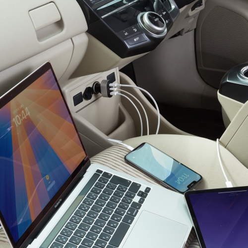 カーチャージャー（PD対応・最大67W・Type-C×3・USB-A×1・12V/24V車対応・スマホ・タブレット・ノートパソコン）