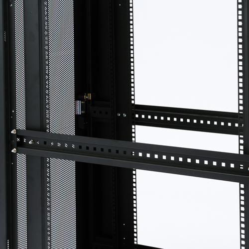 サーバーラック｜19インチマウント・36U・メッシュ扉・放熱・即納対応