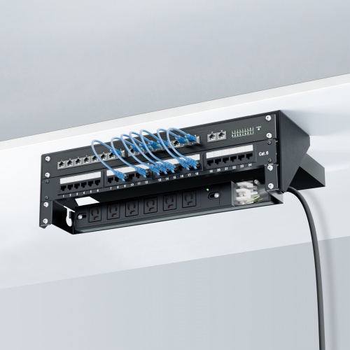 垂直19インチラックマウントブラケット（3U）