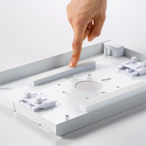 iPad用スチール製ケース（VESA75×75mm対応・ホワイト）