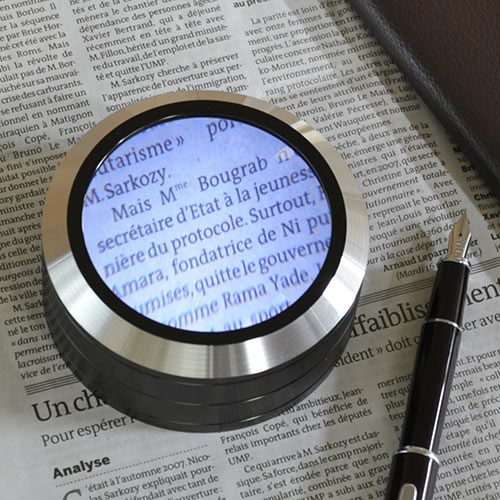 拡大鏡（デスクルーペ・LEDライト付・5倍）