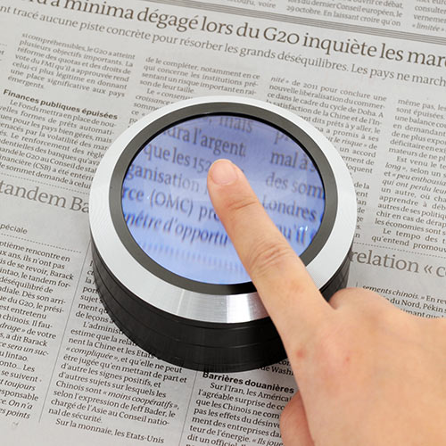 拡大鏡（デスクルーペ・LEDライト付・5倍）