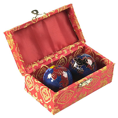 鉄球2個セット台座付き鉄？の青色球赤色球古びた骨董市古物アンティークコレクション 鉄球2個セット台座付き鉄？の青色球赤色球古びた骨董