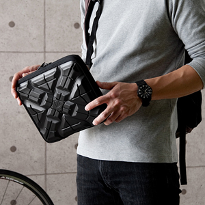 iPad衝撃吸収ケース（ハードタイプ・ブラック・G-Form Extreme Portfolio）（New iPad 対応製品）