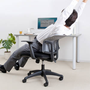 オフィスチェア（ミドルバッグ・肘付き・曲がる背もたれ）（グレー