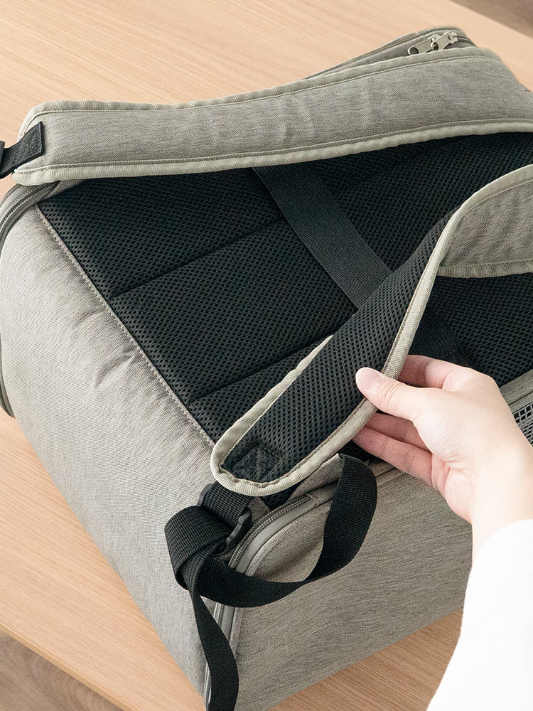 ペットキャリーバッグ おしゃれリュック｜猫・犬・うさぎの旅行・通院に最適！折りたたみ軽量タイプ