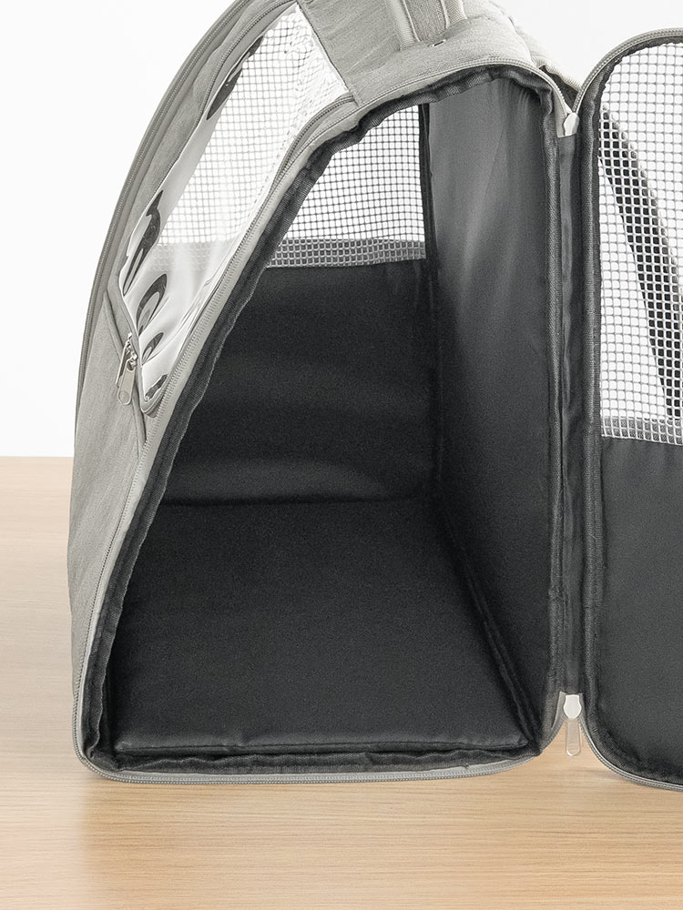 ペットキャリーバッグ おしゃれリュック｜猫・犬・うさぎの旅行・通院