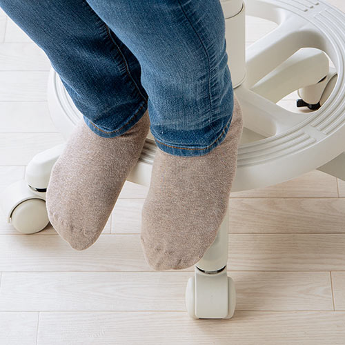 子供学習椅子（勉強・キャスター・ストッパー付き・高さ調整・背もたれ・クッション・足置き・足カバー・おすすめ）