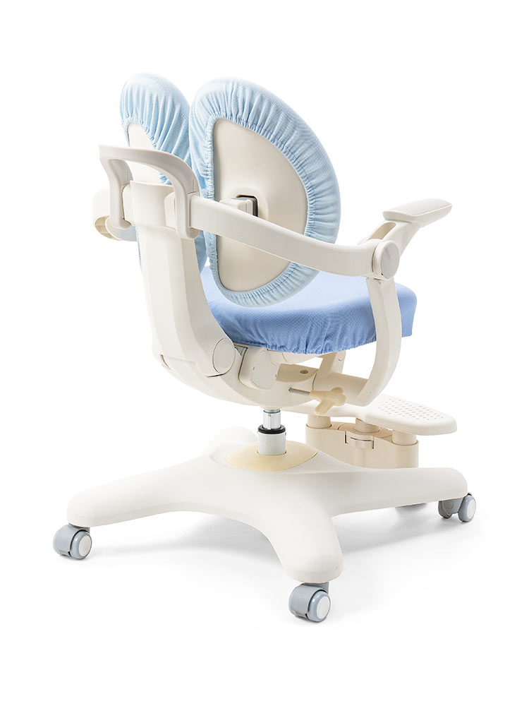 子供用学習椅子 背もたれ前後可動／姿勢を保ちやすい構造