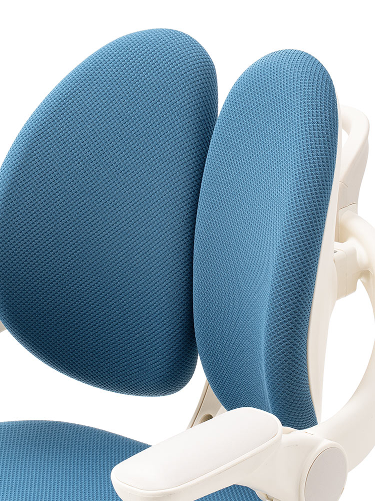 子供用学習椅子 背もたれ前後可動／姿勢を保ちやすい構造