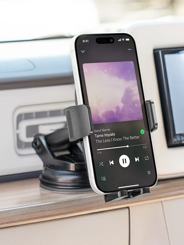 スマホ車載ホルダー／吸盤・手帳型対応／縦横回転と着脱しやすい設計