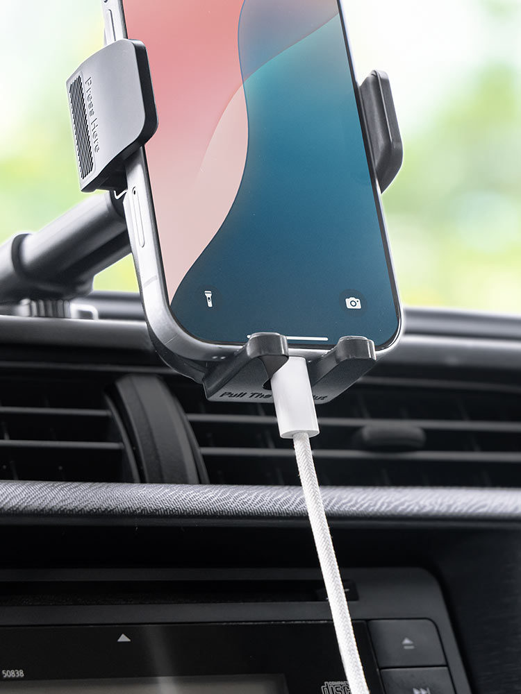 スマホ車載ホルダー／吸盤・手帳型対応／縦横回転と着脱しやすい設計