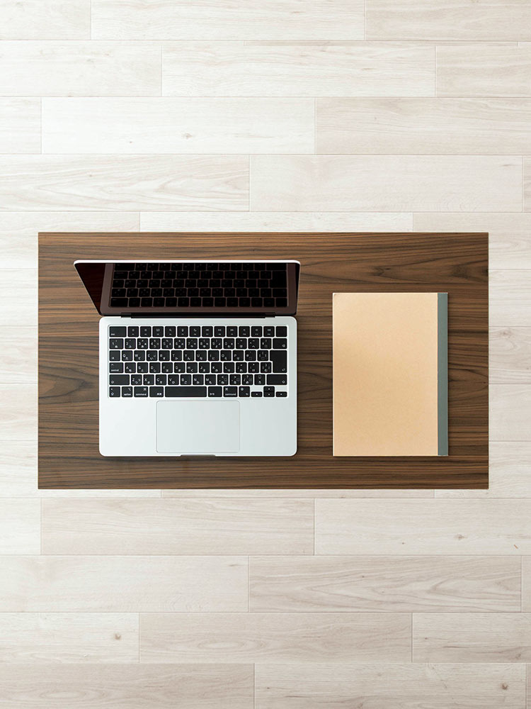 折りたたみデスク/幅70cm・省スペース/簡単開閉設計