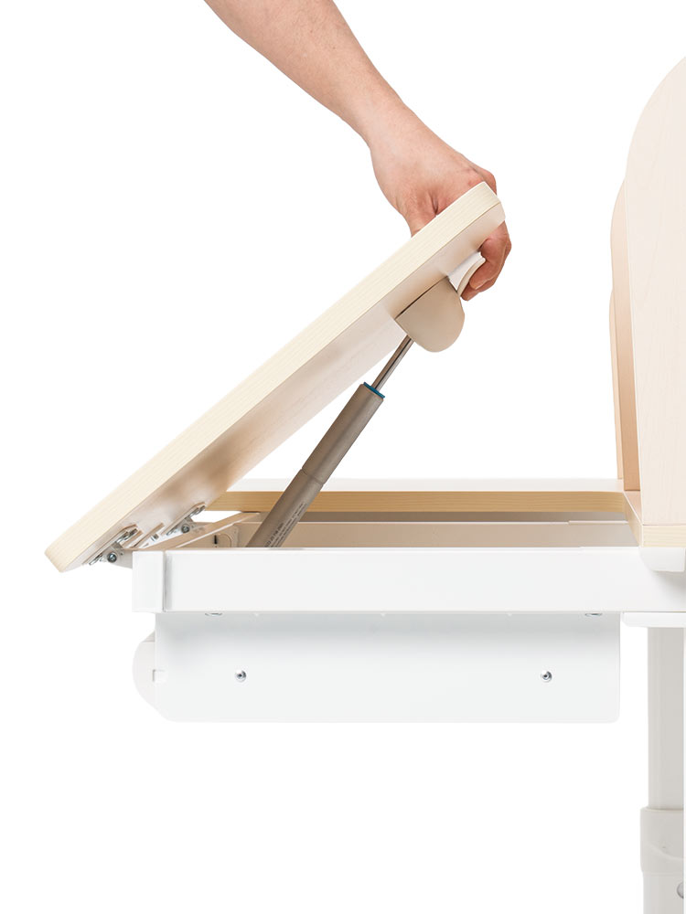 成長に寄り添う学習机 | 高さも角度も自在に調整できる多機能デスク