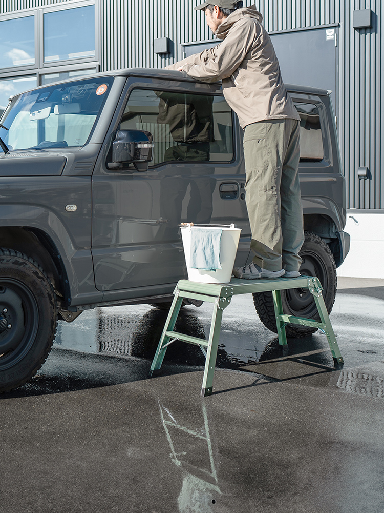 【足場台】洗車に便利折りたたみ軽量50cm耐荷重150kgアルミ カーキ