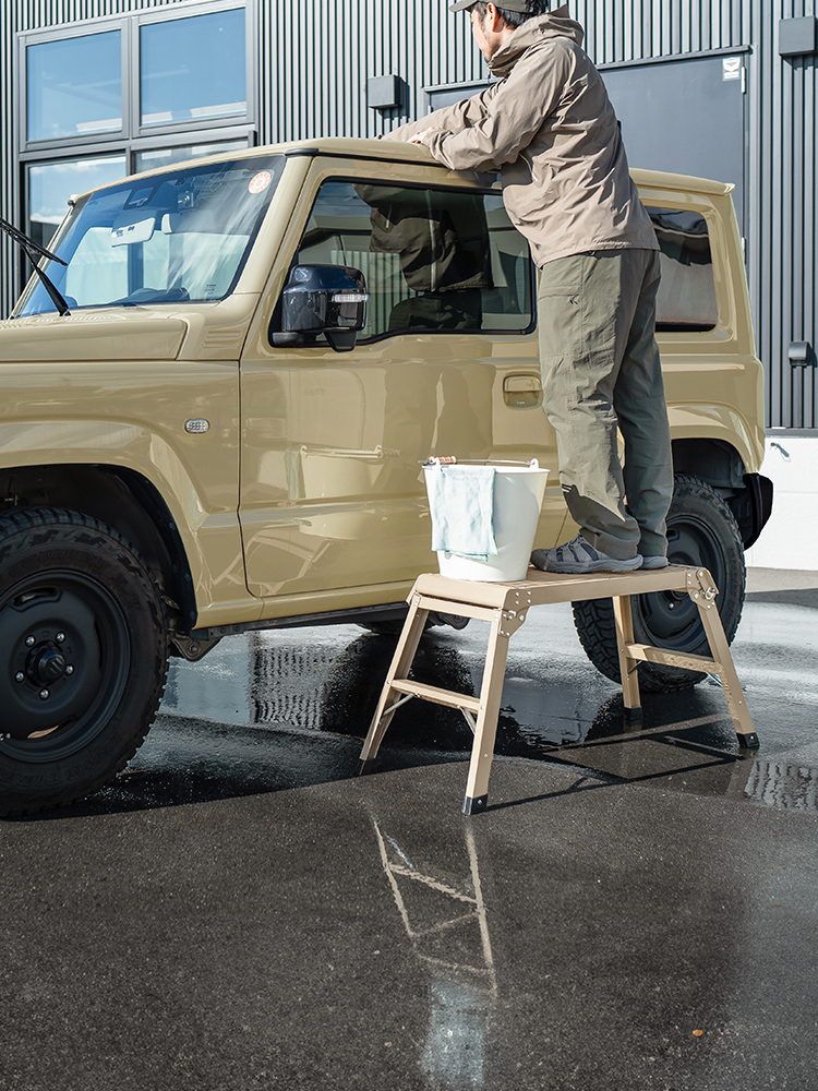 【足場台】洗車に便利折りたたみ軽量50cm耐荷重150kgアルミ ベージュ