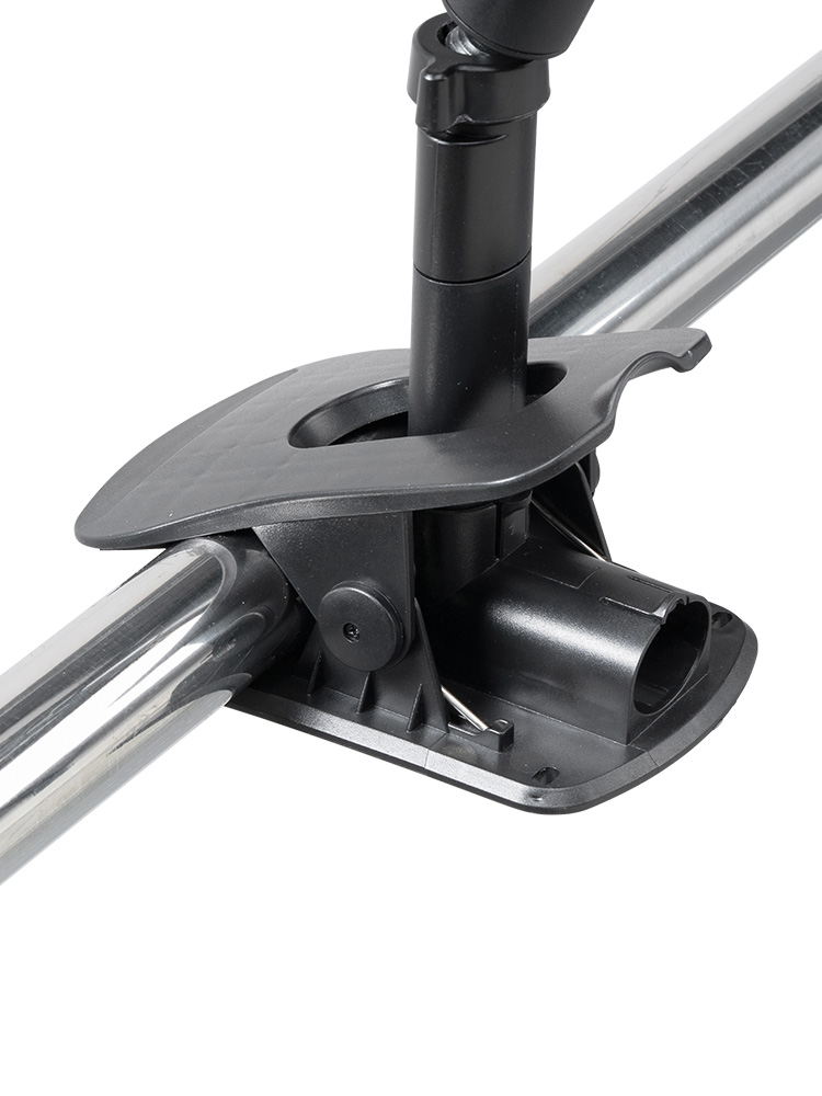 クリップで挟んで使えるソーラー充電式LEDライト | 自立スタンドにもなる2WAY仕様・屋外防水・人感センサー対応