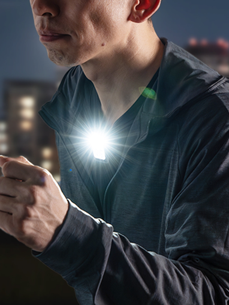 充電式LEDライト／点灯・点滅モード／夜間ウォーキングや作業用