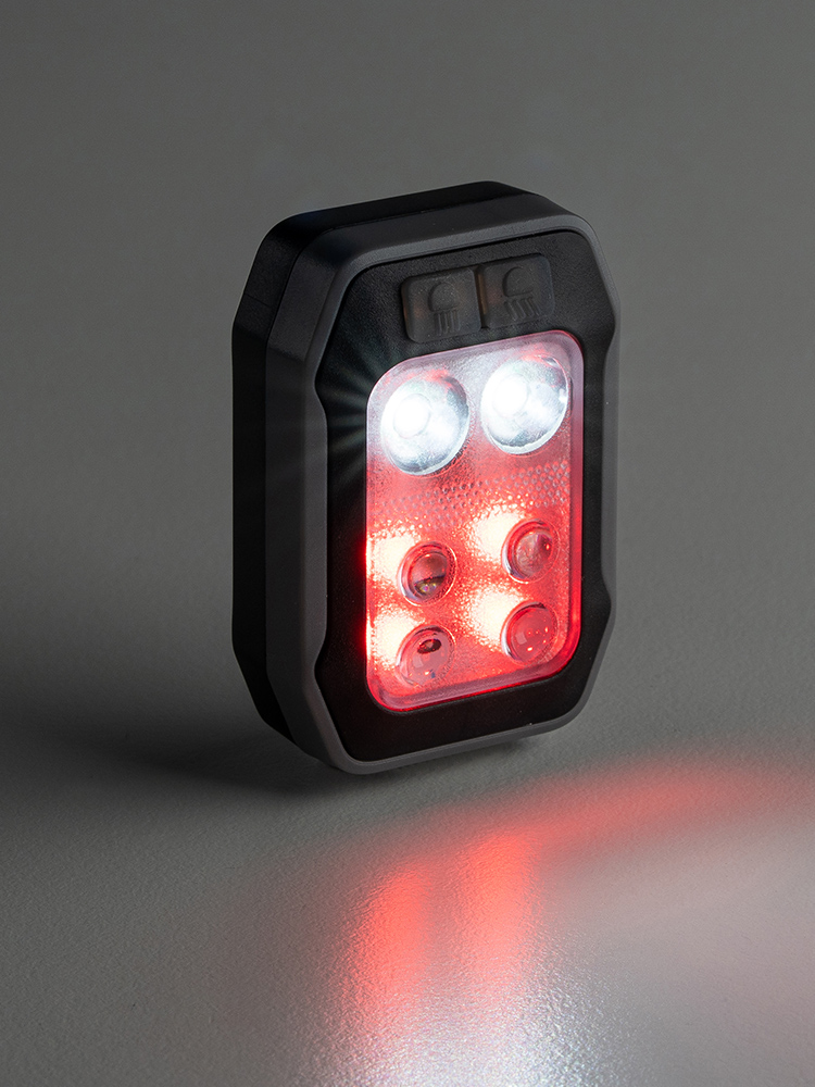 充電式LEDライト／点灯・点滅モード／夜間ウォーキングや作業用