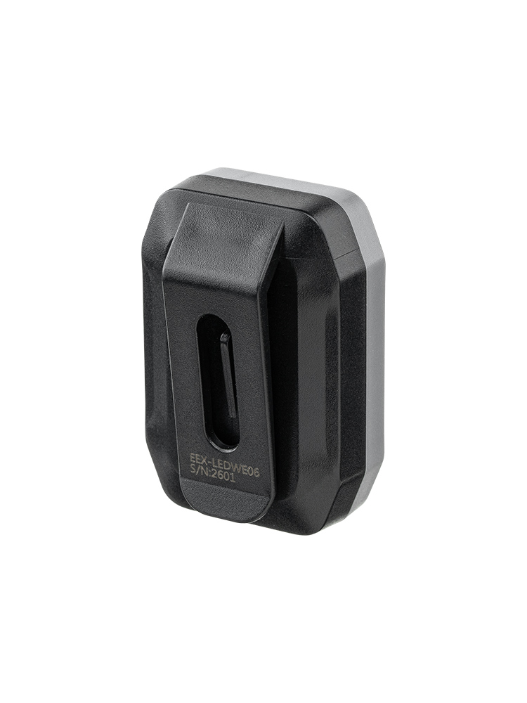 充電式LEDライト／点灯・点滅モード／夜間ウォーキングや作業用