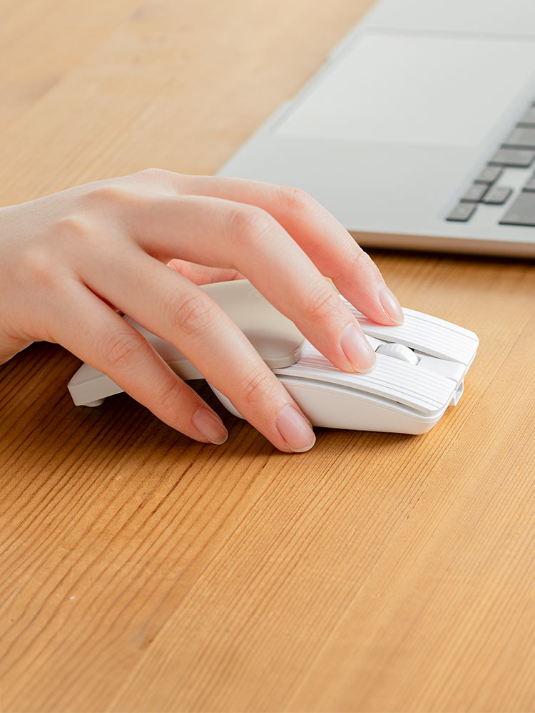 【Bluetoothマウス】充電式小型スマホ対応 静音 ベージュ