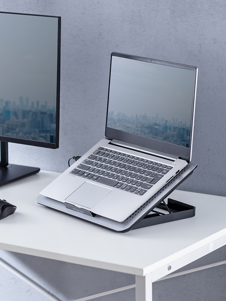 おすすめノートパソコンクーラー！6つのファンとアルミボディで冷却効果抜群のPCスタンド