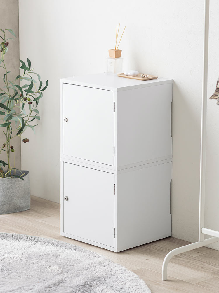 鍵付き木製キューブボックス | 小型セキュリティボックス – プッシュ開閉・ケーブル配線対応