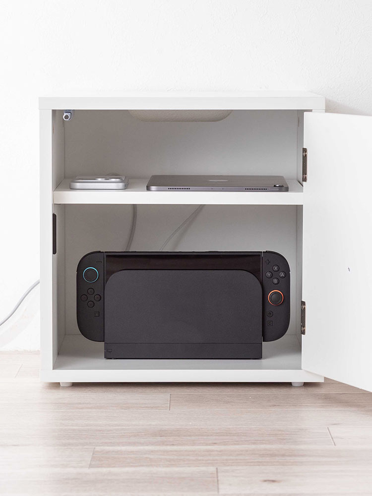 鍵付き木製キューブボックス | 小型セキュリティボックス – プッシュ開閉・ケーブル配線対応