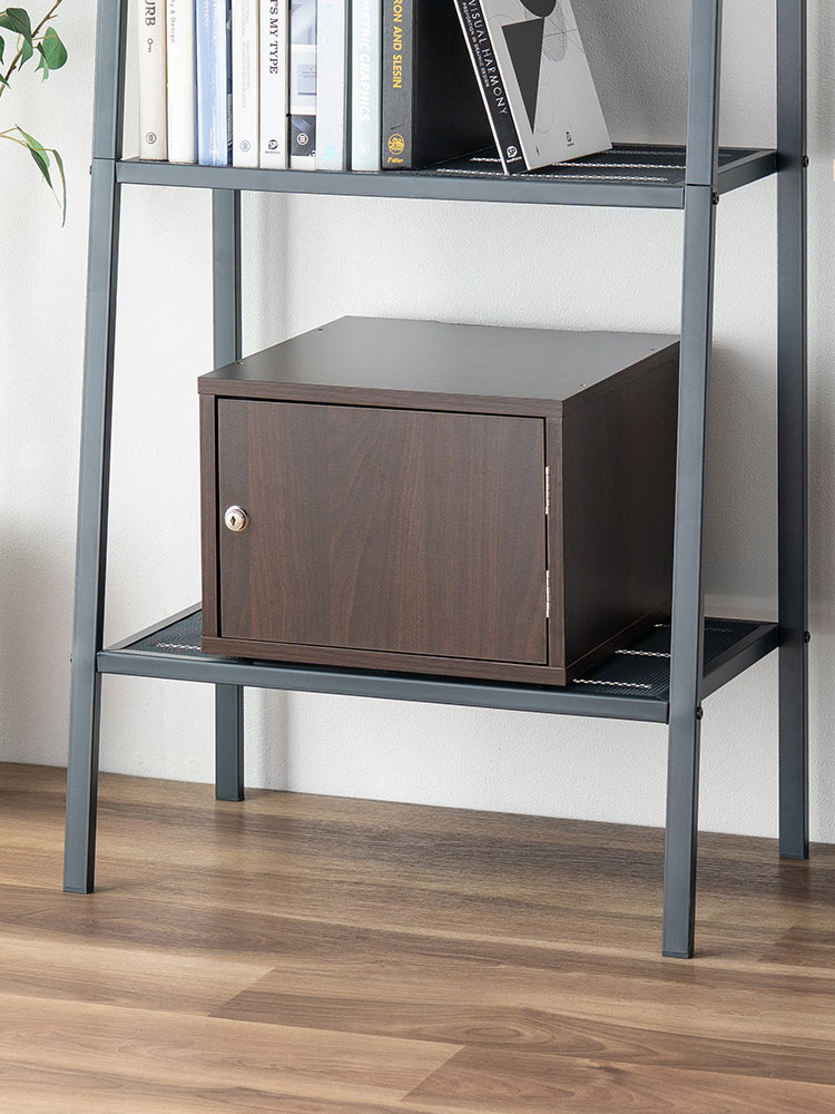 鍵付き木製キューブボックス | 小型セキュリティボックス – プッシュ開閉・ケーブル配線対応