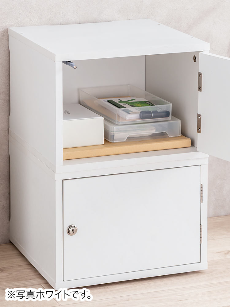 鍵付き木製キューブボックス | 小型セキュリティボックス – プッシュ開閉・ケーブル配線対応