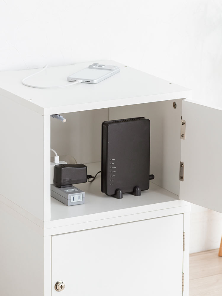 鍵付き木製キューブボックス | 小型セキュリティボックス – プッシュ開閉・ケーブル配線対応