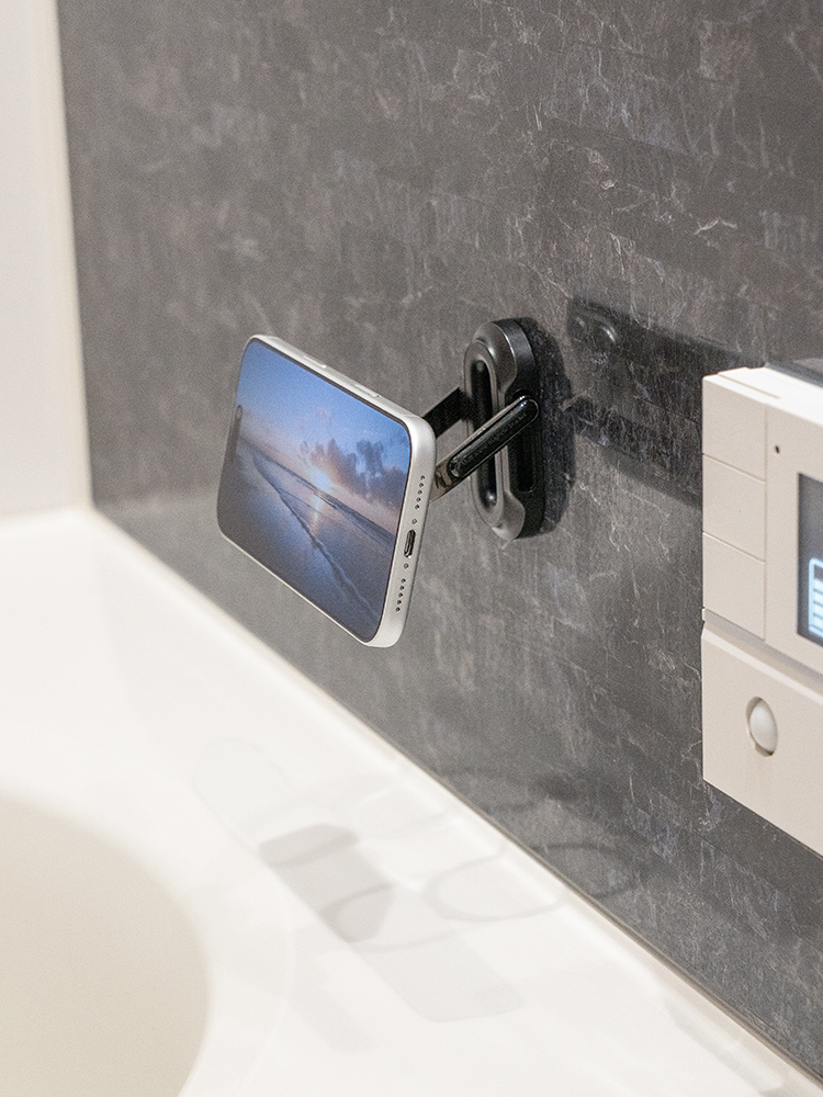 MagSafe対応スマホスタンド/両面マグネット・折りたたみ/位置調整しやすい設計