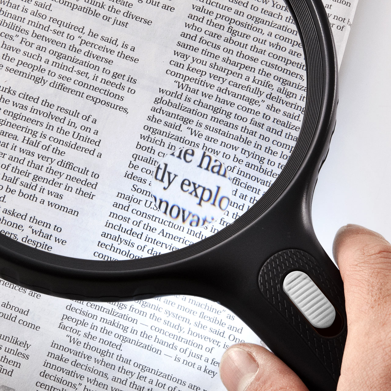 手持ちルーペ（大型拡大鏡・LEDライト付・1.5倍＆5倍）