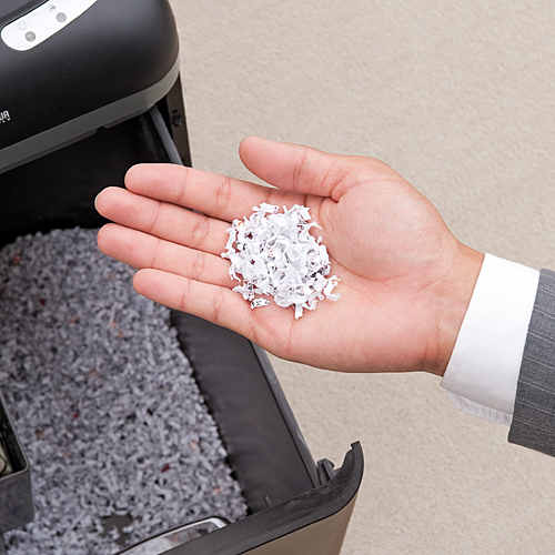 業務用電動シュレッダー（マイクロクロスカット・A4・6枚細断・CD/DVD・カード対応）