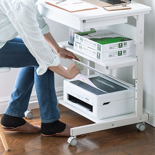 パソコンデスク（幅55cm・省スペース・テレワーク・在宅勤務・収納棚・ラック・勉強机・ゴムキャスター・ホワイト）